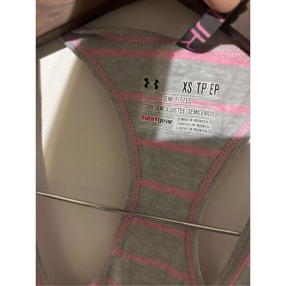Under Armour Women's Size XS Semi Fitted Heat Gear Gray Pink Sleeveless Tank Top - Picture 3 of 4